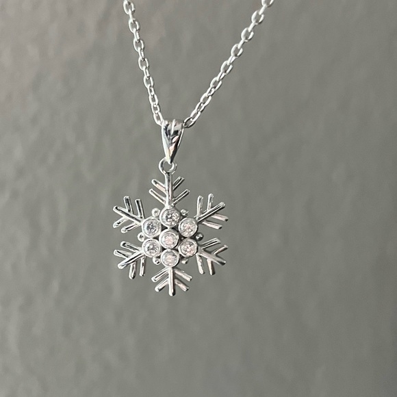 Silver tone snowflake necklace with clear stones - Picture 2 of 4